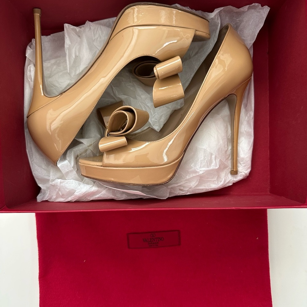 VALENTINO GARAVANI Couture Bow Platform Pump
